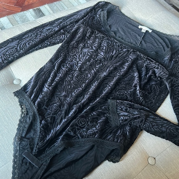 Tadashi Shoji Intimate LS Bodysuit‎
